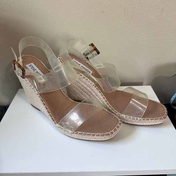 Steve Madden Cream Tan Wedge Sandals - Picture 4 of 5